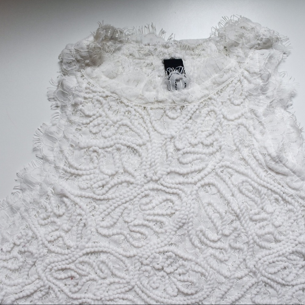 Windsor Lace Crop Top - Picture 5 of 7